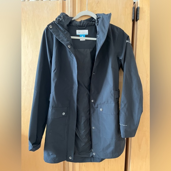 Columbia rain jacket 🌧️ - Picture 3 of 5
